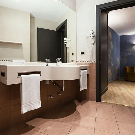 Mokinba King Hotel Milán